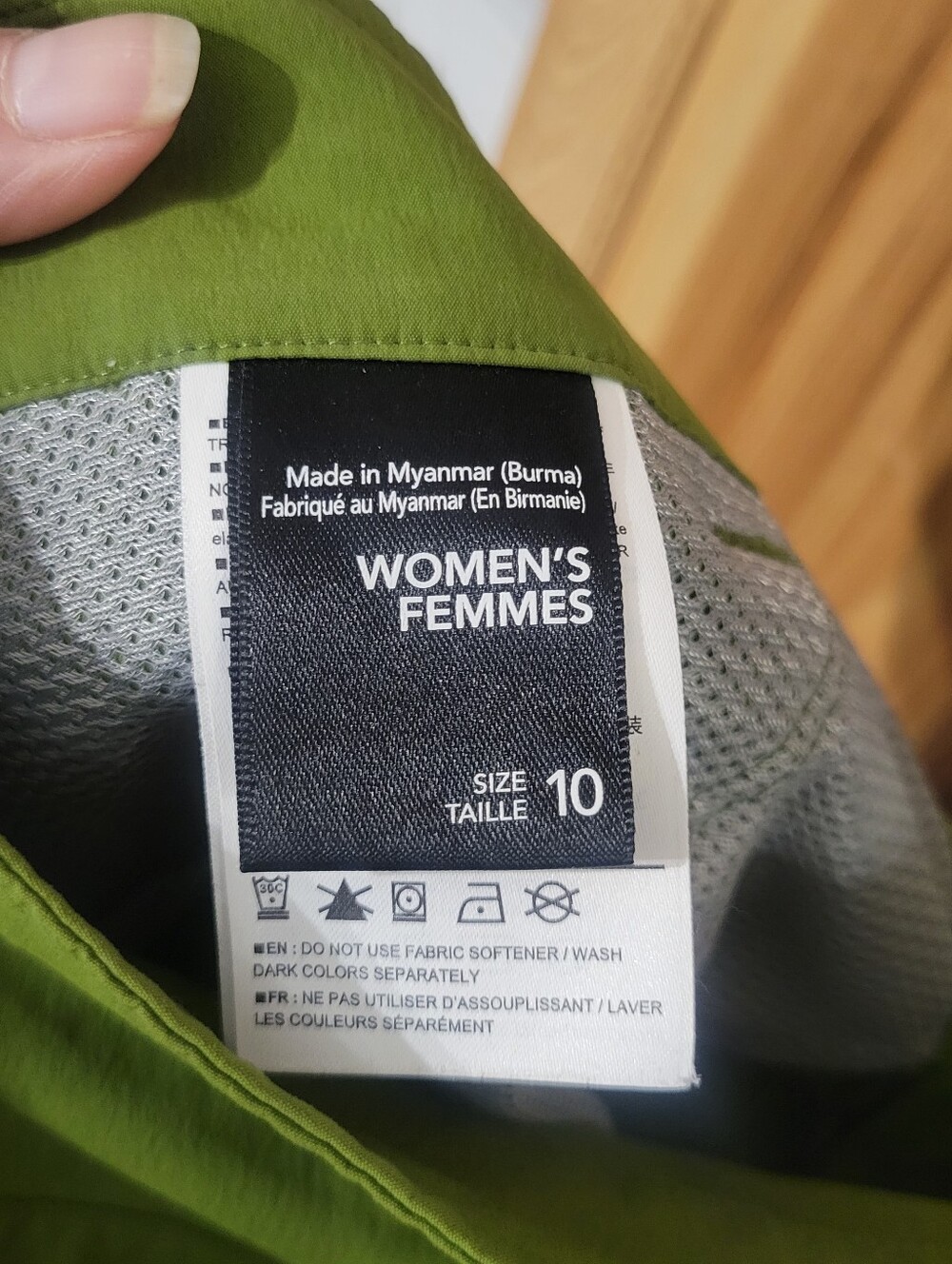 Arc'teryx Womens Parapet Green Hiking Shorts  Sz 10 - Picture 4 of 5